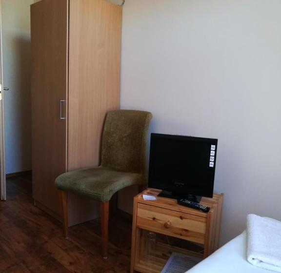 غرفة قياسية فردية, Mátyás Szállás