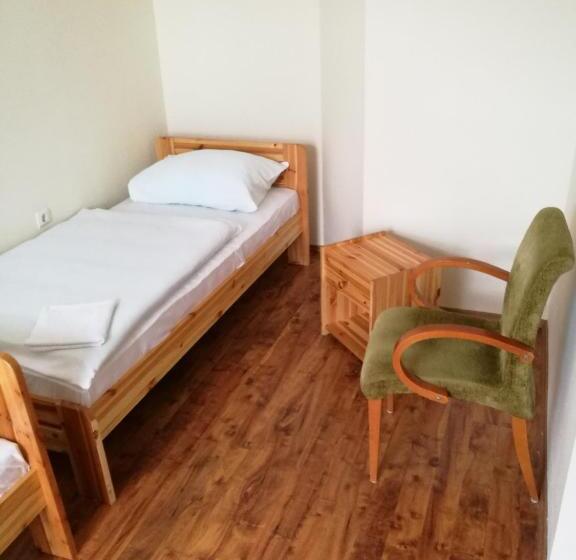 غرفة قياسية رباعية, Mátyás Szállás