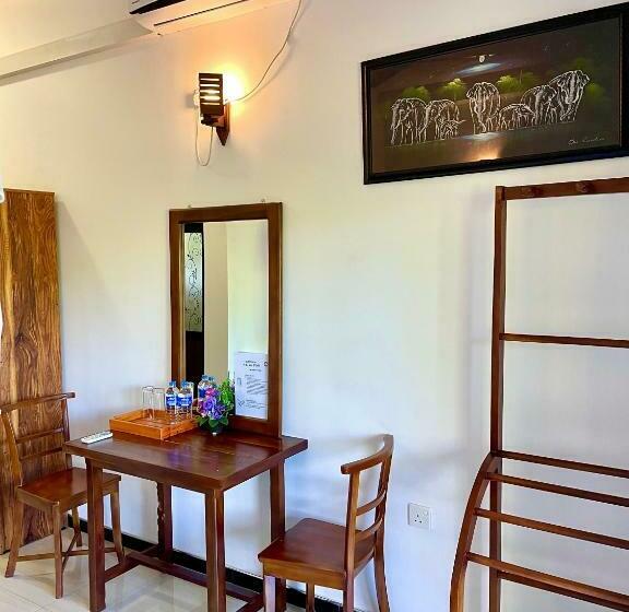 标准间带游泳池, Shan Star Weligama