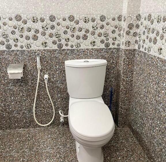 家庭间, Shan Star Weligama