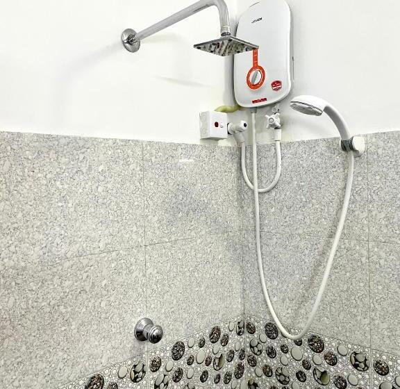 家庭间, Shan Star Weligama