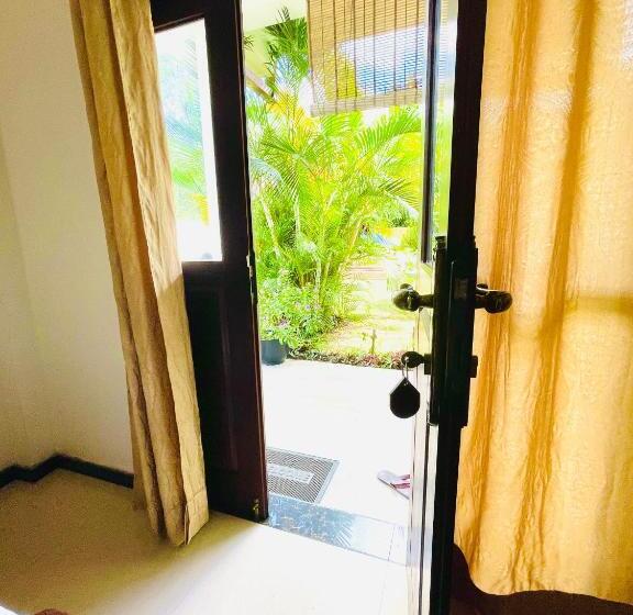 Семейный Номер, Shan Star Weligama