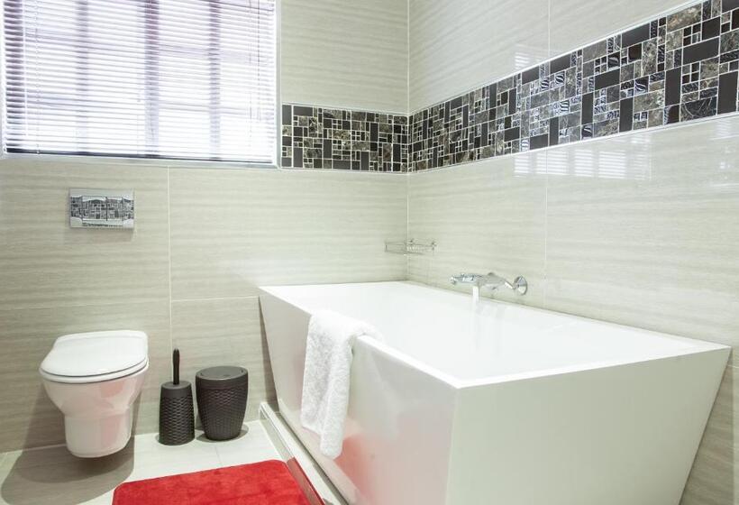 Номер Стандарт с Балконом, Victorian Guest House