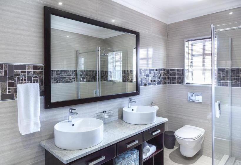 Номер Стандарт с Балконом, Victorian Guest House