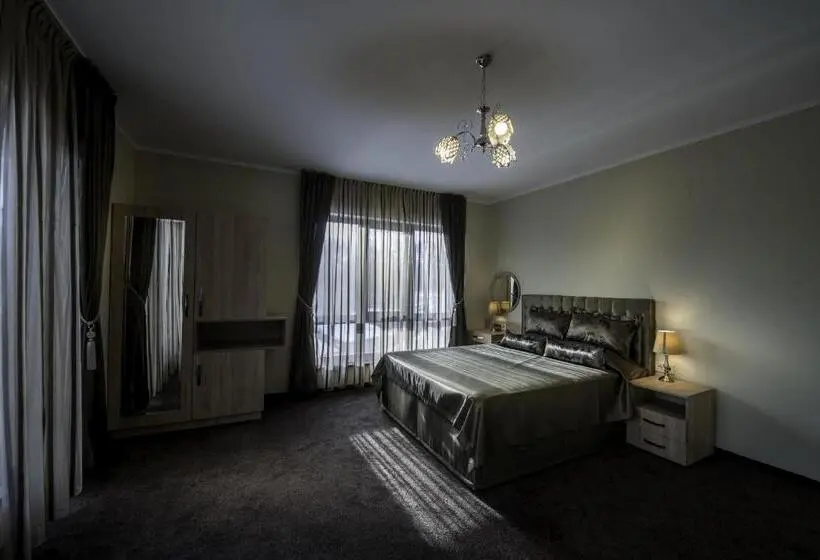 デラックスルーム, Victoriya's House