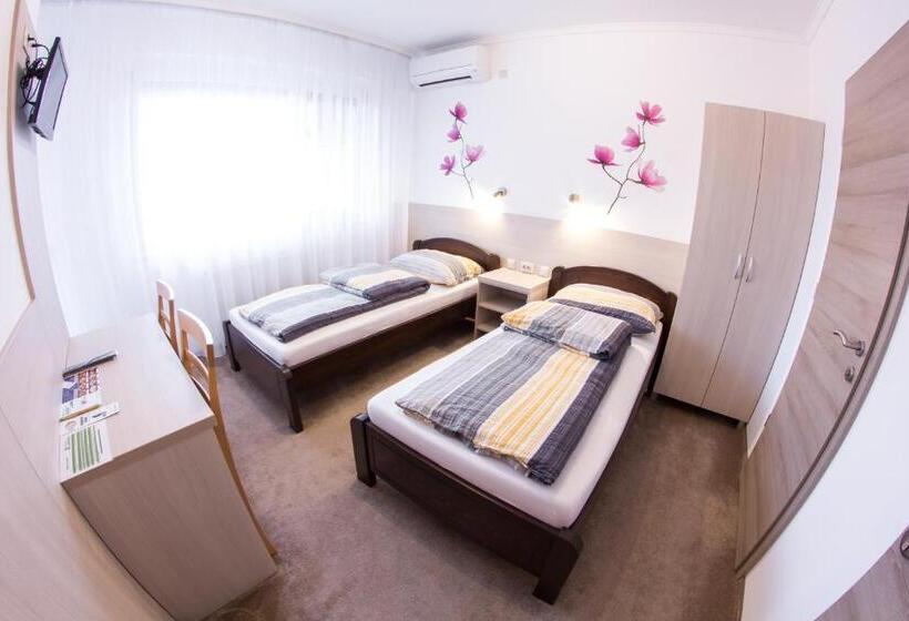 スタンダードルーム, Vándor Vendégház