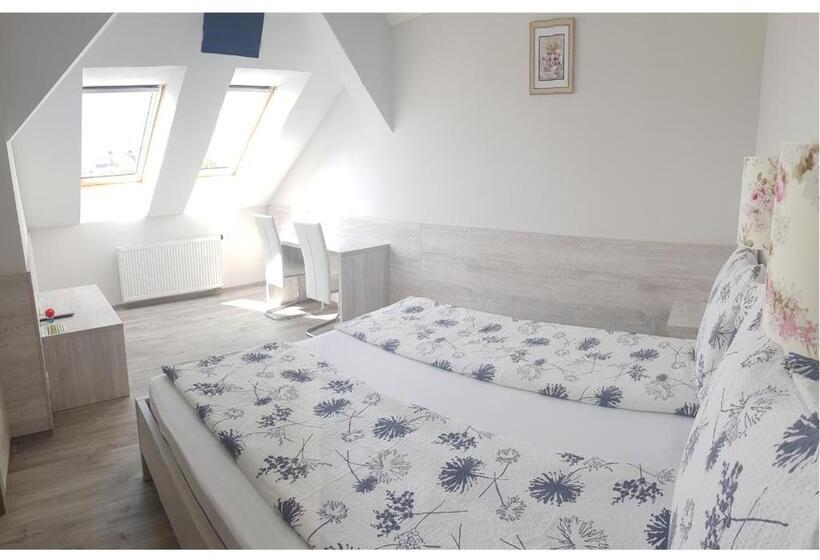 テラス付き１ベッドルームアパートメント, Vándor Vendégház