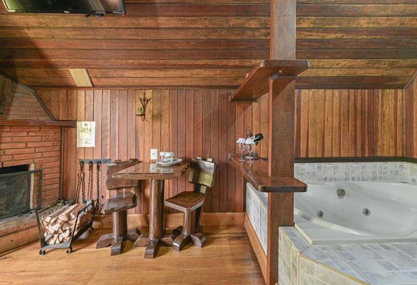 غرفة قياسية مزوَّدة بجاكوزي, Pousada Cantos E Contos