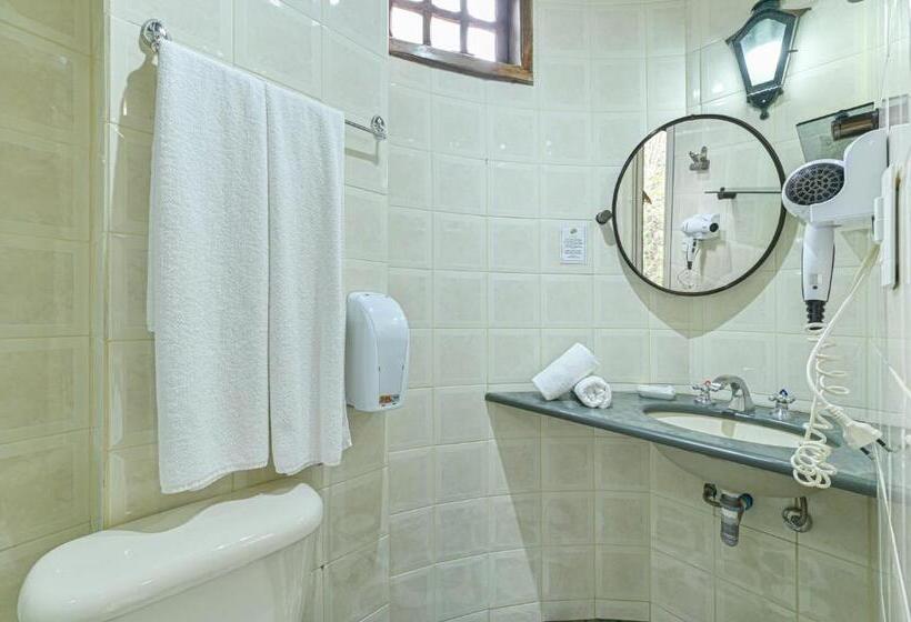 جناح, Pousada Cantos E Contos