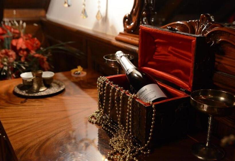 اتاق لوکس, Apartmani Vivaldi Niš