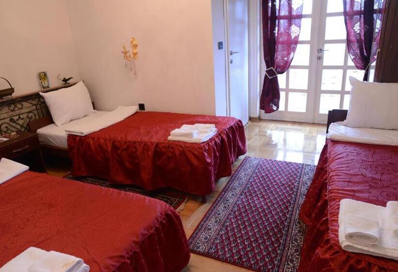 اتاق استاندارد سه نفره, Apartmani Vivaldi Niš