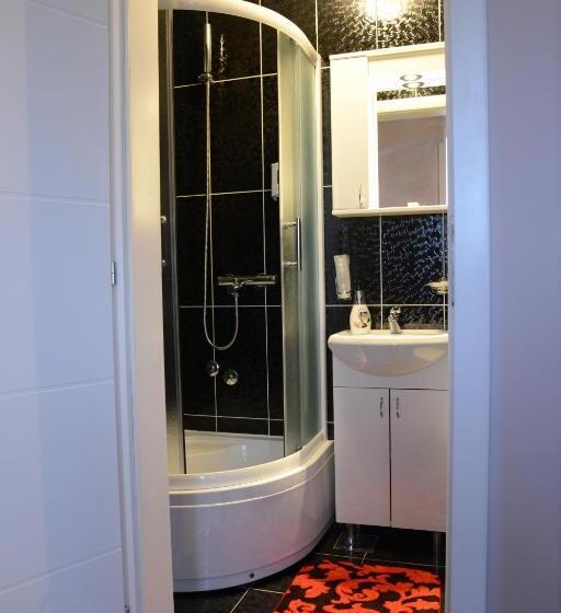 اتاق استاندارد سه نفره, Apartmani Vivaldi Niš