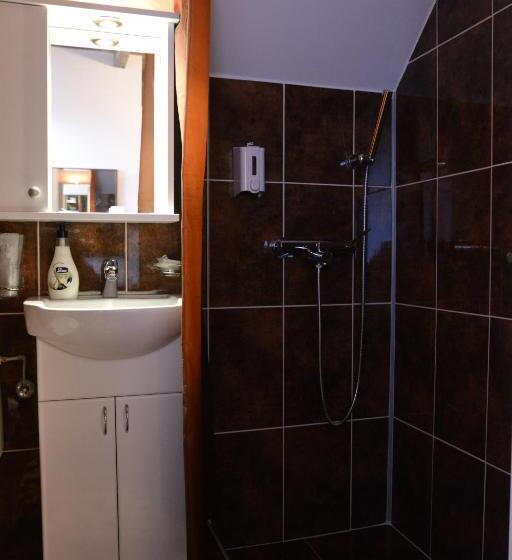 اتاق کلاسیک سه تخته, Apartmani Vivaldi Niš