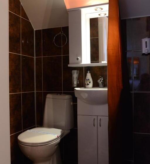 اتاق کلاسیک سه تخته, Apartmani Vivaldi Niš
