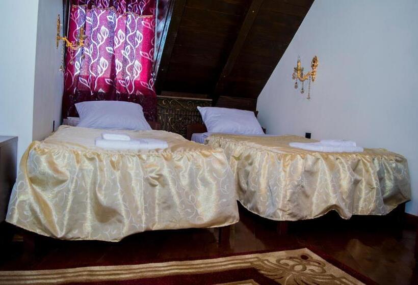 اتاق کلاسیک سه تخته, Apartmani Vivaldi Niš