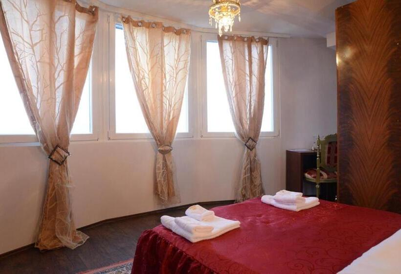 اتاق استاندارد سه نفره, Apartmani Vivaldi Niš