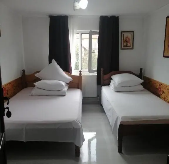 اتاق استاندارد سه نفره, Casa Nobilis