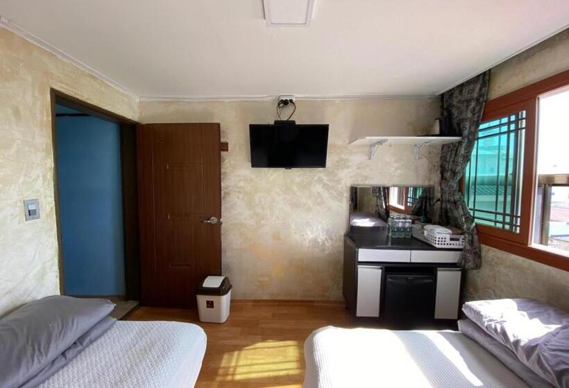 חדר סטנדרט לשלושה, Gudeok Guesthouse