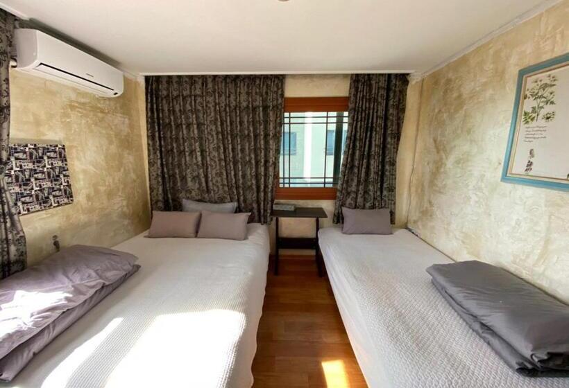 חדר סטנדרט לשלושה, Gudeok Guesthouse