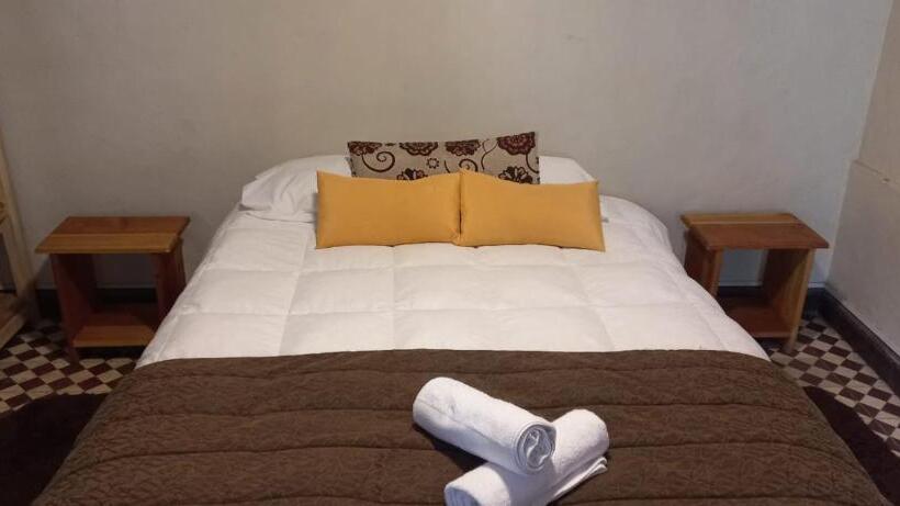 חדר אקונומי, Hostal Los Peñones