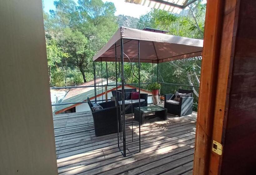 غرفة قياسية رباعية, Hostal Los Peñones