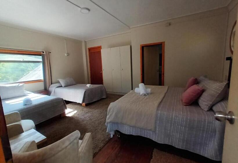 غرفة قياسية رباعية, Hostal Los Peñones