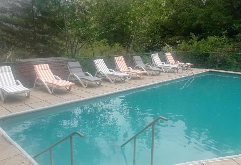Номер Стандарт, Hostal Los Peñones