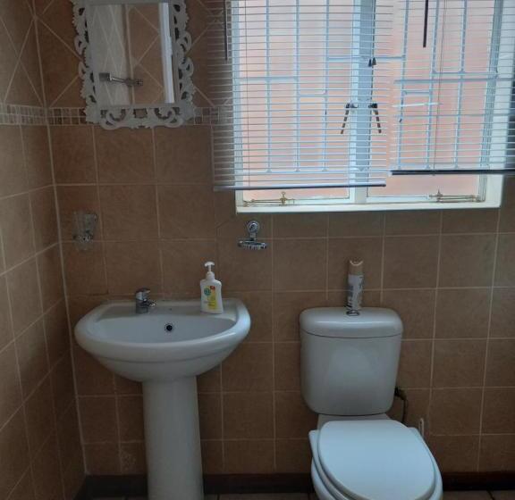 חדר משפחתי, Gastehuis 17