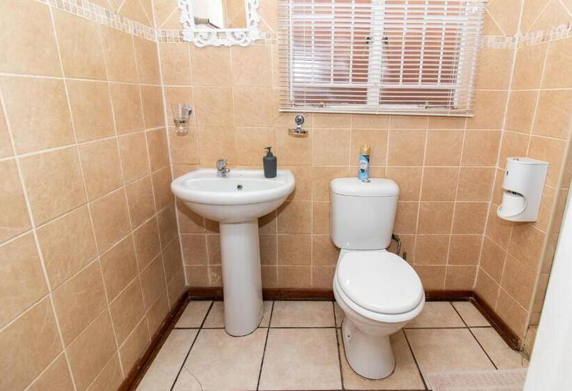 Quarto Familiar, Gastehuis 17