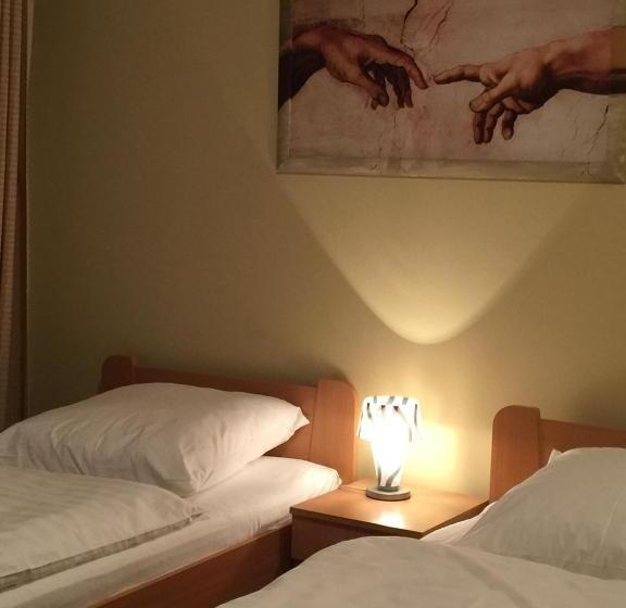 اتاق استاندارد چهار تخته, Vila Kristina