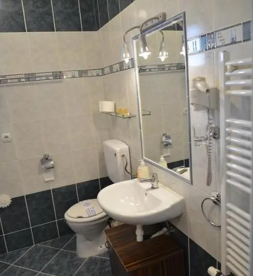 اتاق استاندارد سه نفره, Vila Kristina