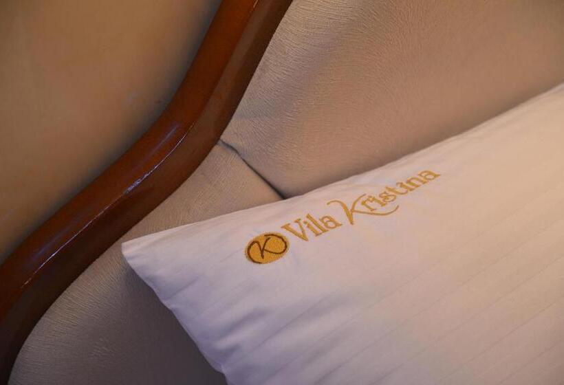 اتاق استاندارد سه نفره, Vila Kristina