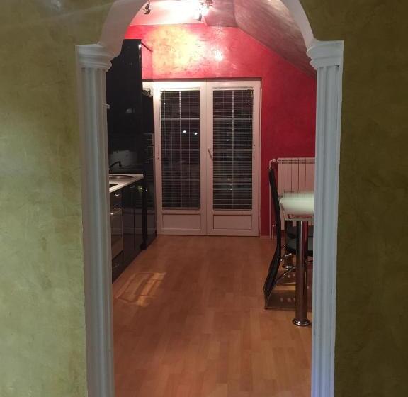 آپارتمان 1 خوابه, Vila Kristina