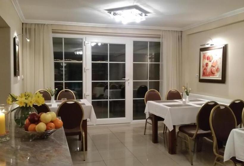 اتاق سوپریور, Vila Kristina