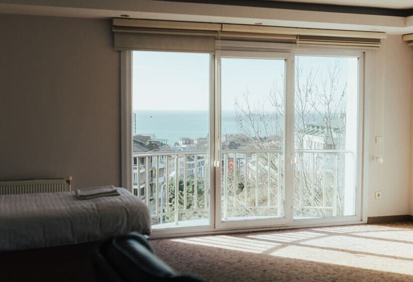 חדר דלוקס לארבעה, Ny World