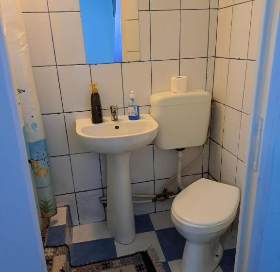 اتاق اکونومی, Casa Ana