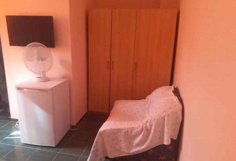 اتاق اکونومی, Casa Ana