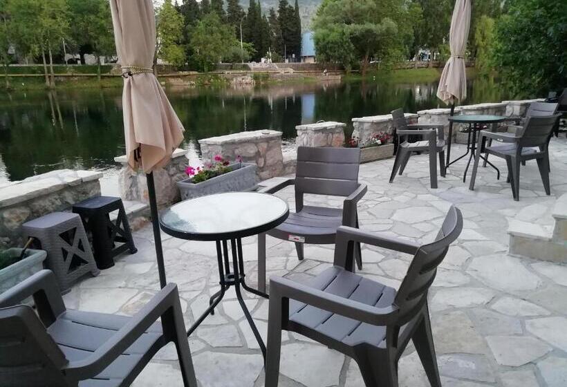 استودیو استاندارد با بالکن, Castello