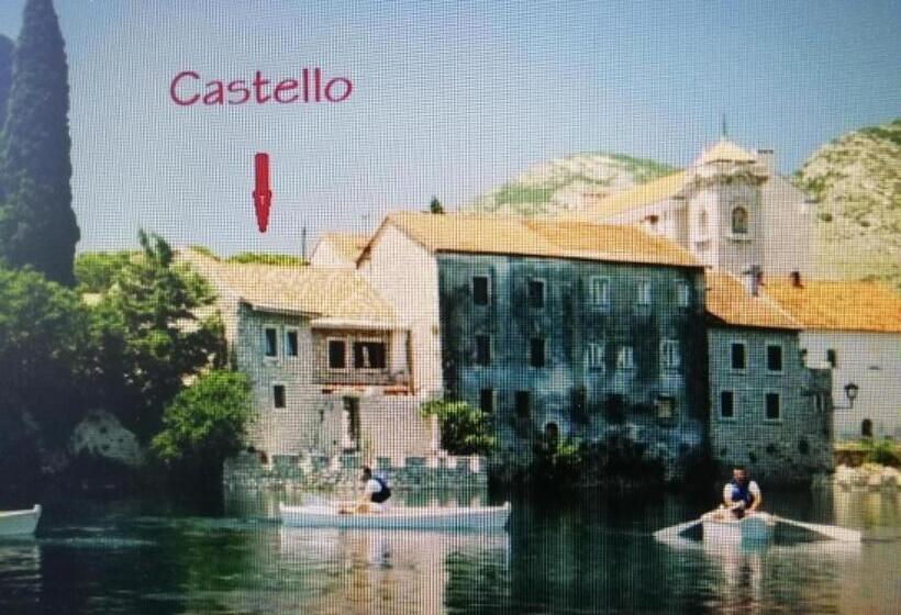 استودیو استاندارد با بالکن, Castello