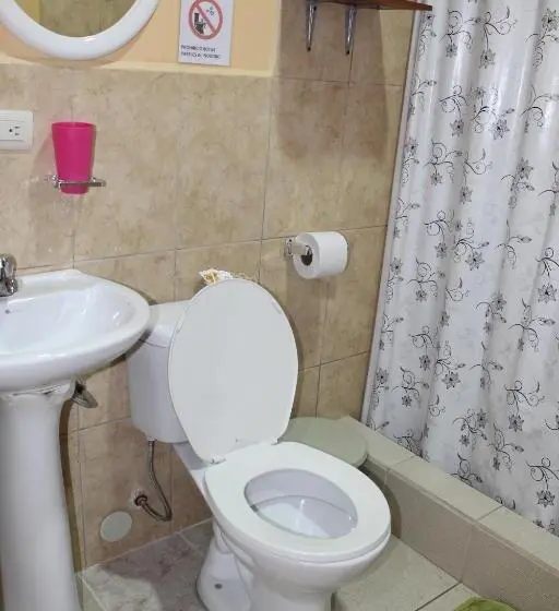 آپارتمان 3 خوابه, Hostal Romy