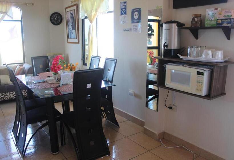 Апартаменты 3 Спальни, Hostal Romy