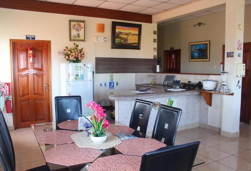 Апартаменты 3 Спальни, Hostal Romy