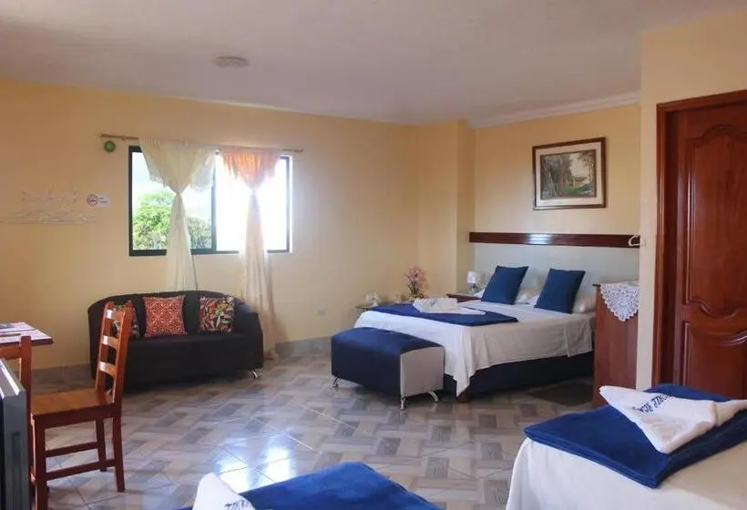 سوییت خانوادگی, Hostal Romy
