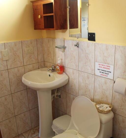 Четырехместный Номер Стандарт, Hostal Romy