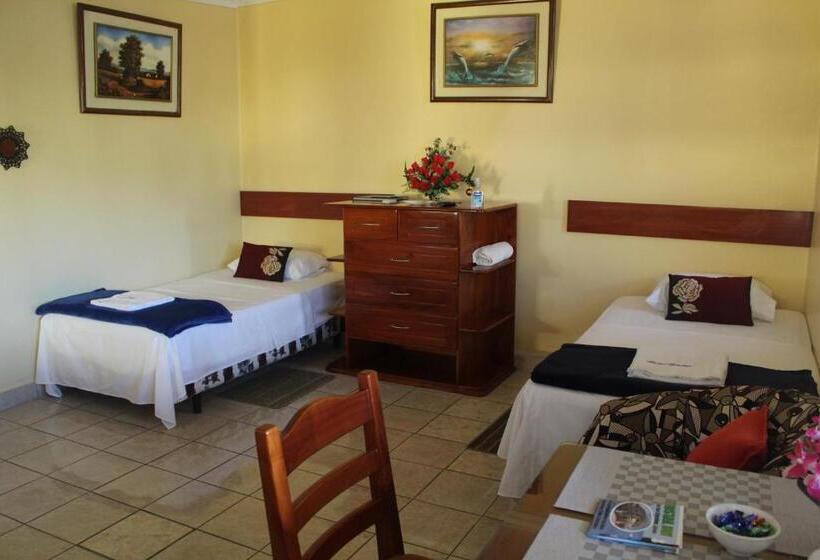 Четырехместный Номер Стандарт, Hostal Romy