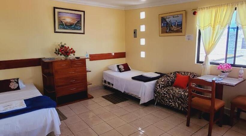 Четырехместный Номер Стандарт, Hostal Romy