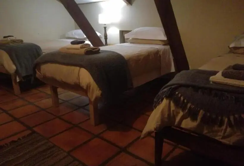 اتاق استاندارد سه تخته با سرویس بهداشتی مشترک, House On Plein