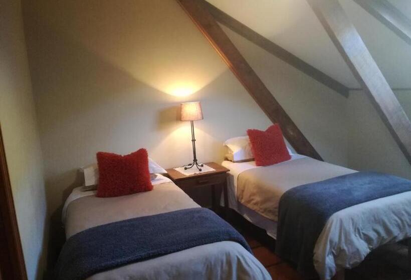 스탠다드 트리픔 룸 공동욕실, House On Plein