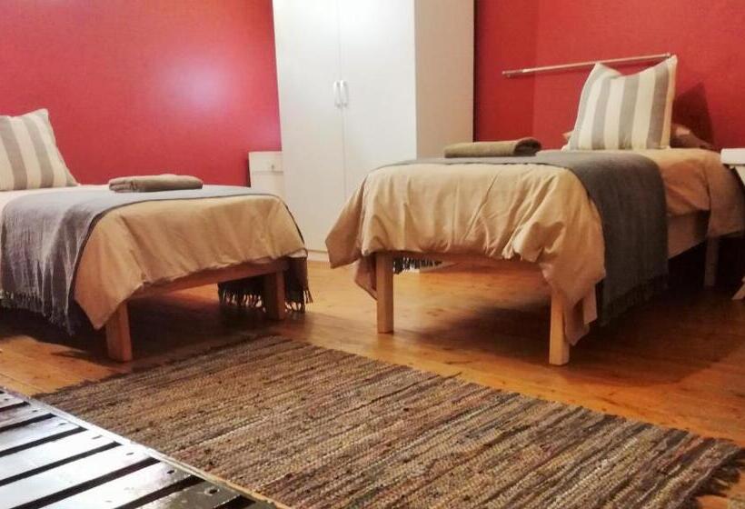 이코노미 쿼드러플룸(공용 화장실), House On Plein