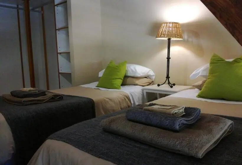 اتاق استاندارد با سرویس بهداشتی مشترک, House On Plein